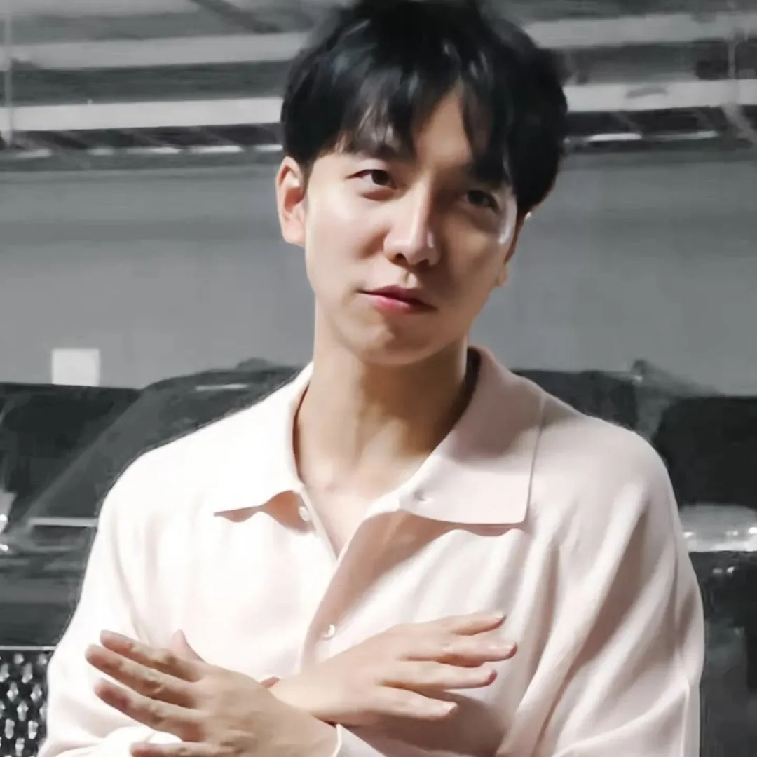 Recent activity shot of Lee Seunggi
