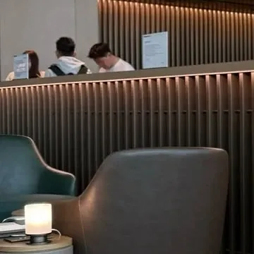 Behind-the-scenes cut of Bona