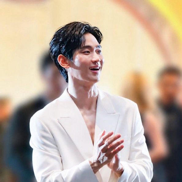 Behind-the-scenes cut of Kim Soohyun
