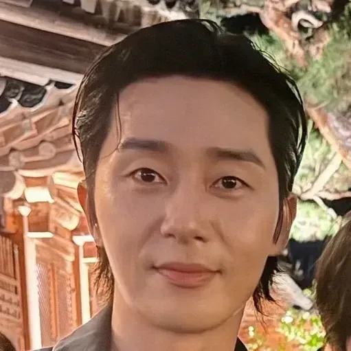 Behind-the-scenes cut of Park Seojoon
