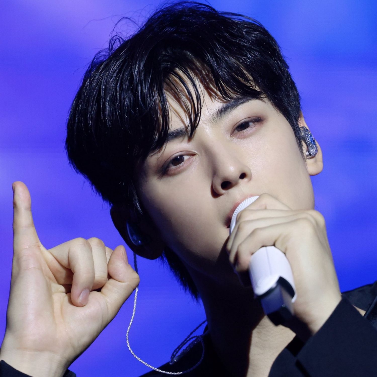 粉丝拍下的车银优瞬间