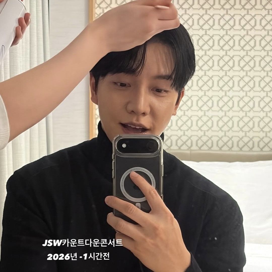 A moment captured by a fan of Lee Seunggi