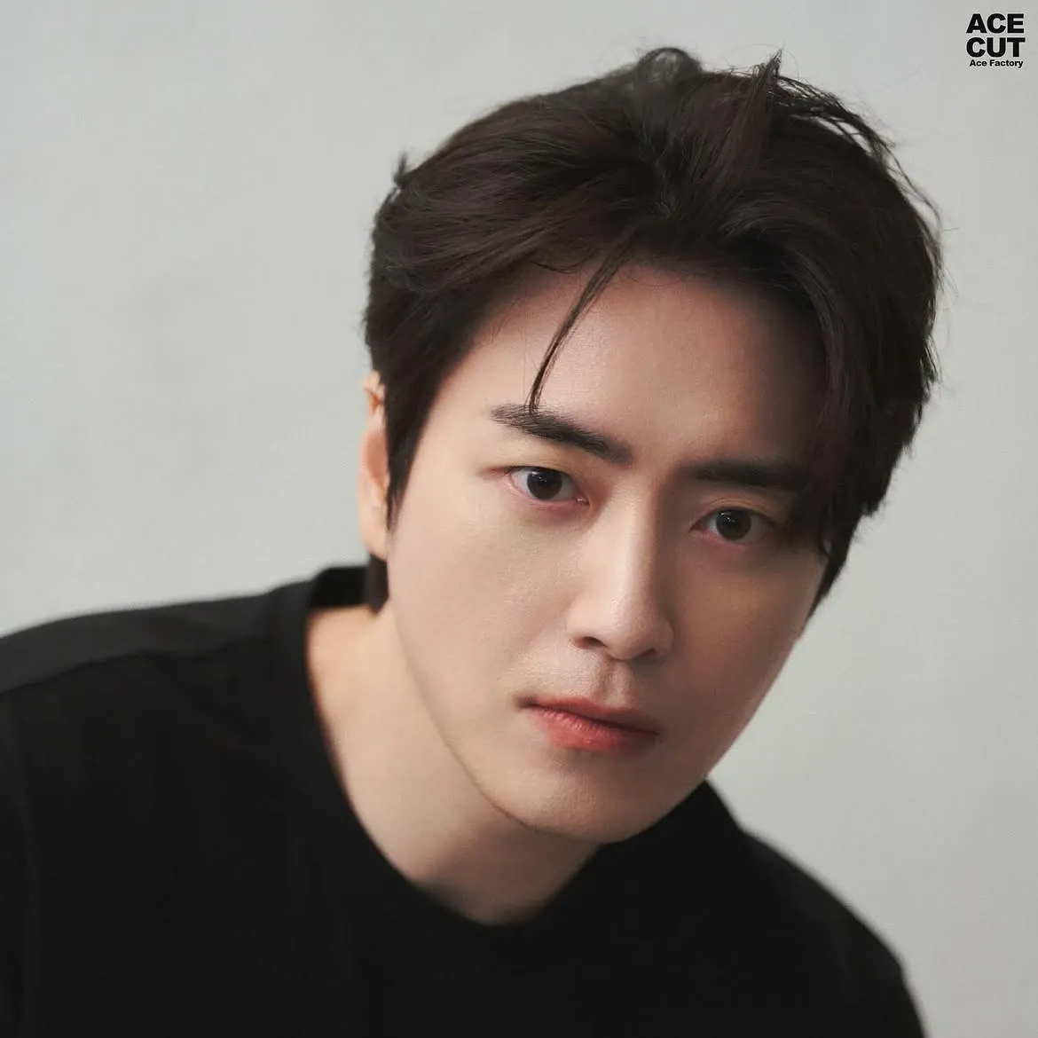 Behind-the-scenes cut of Lee Joonhyuk