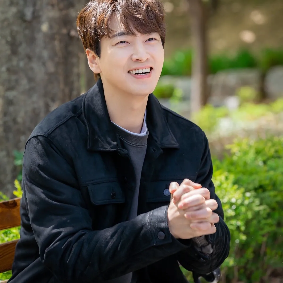 A moment captured by a fan of Lee Joonhyuk