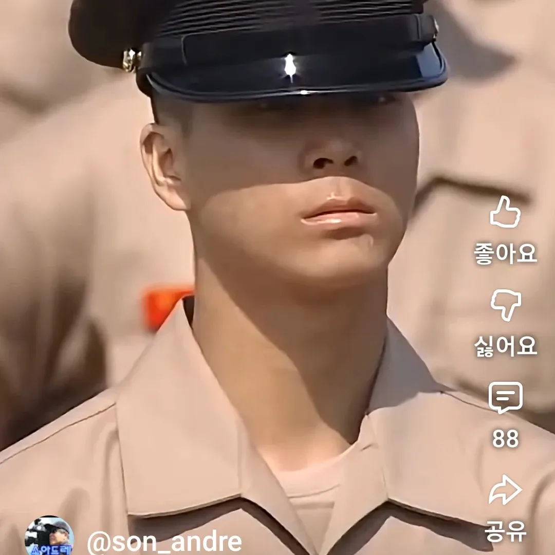 A moment captured by a fan of Jeong Dongwon