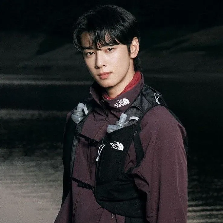 Recent activity shot of Cha Eunwoo
