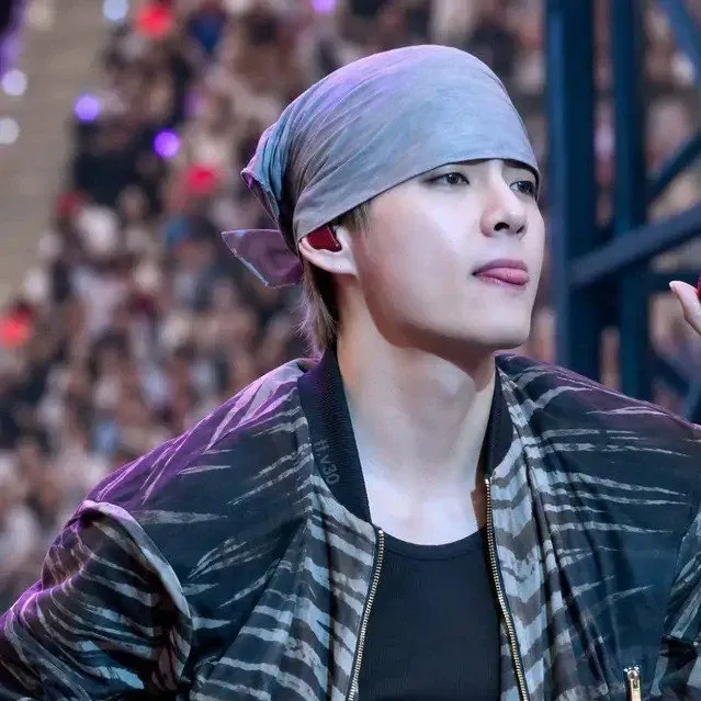 Recent activity shot of Kim Taehyung (V)