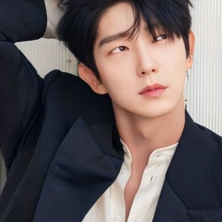 Recent activity shot of Lee Joongi