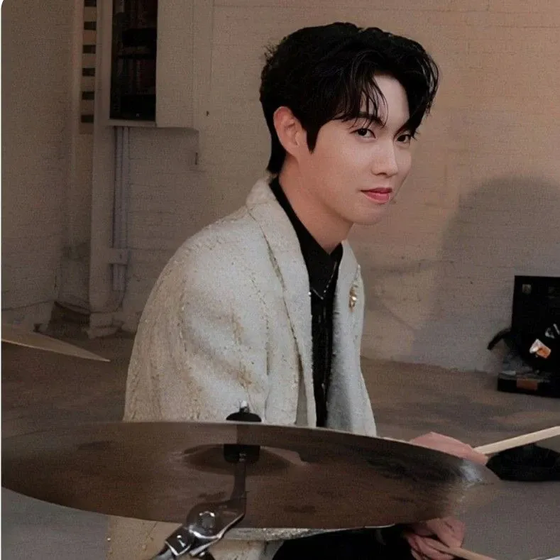 A moment captured by a fan of Son Taejin