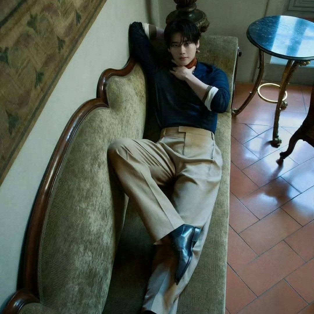 Recent activity shot of Lee Jongsuk