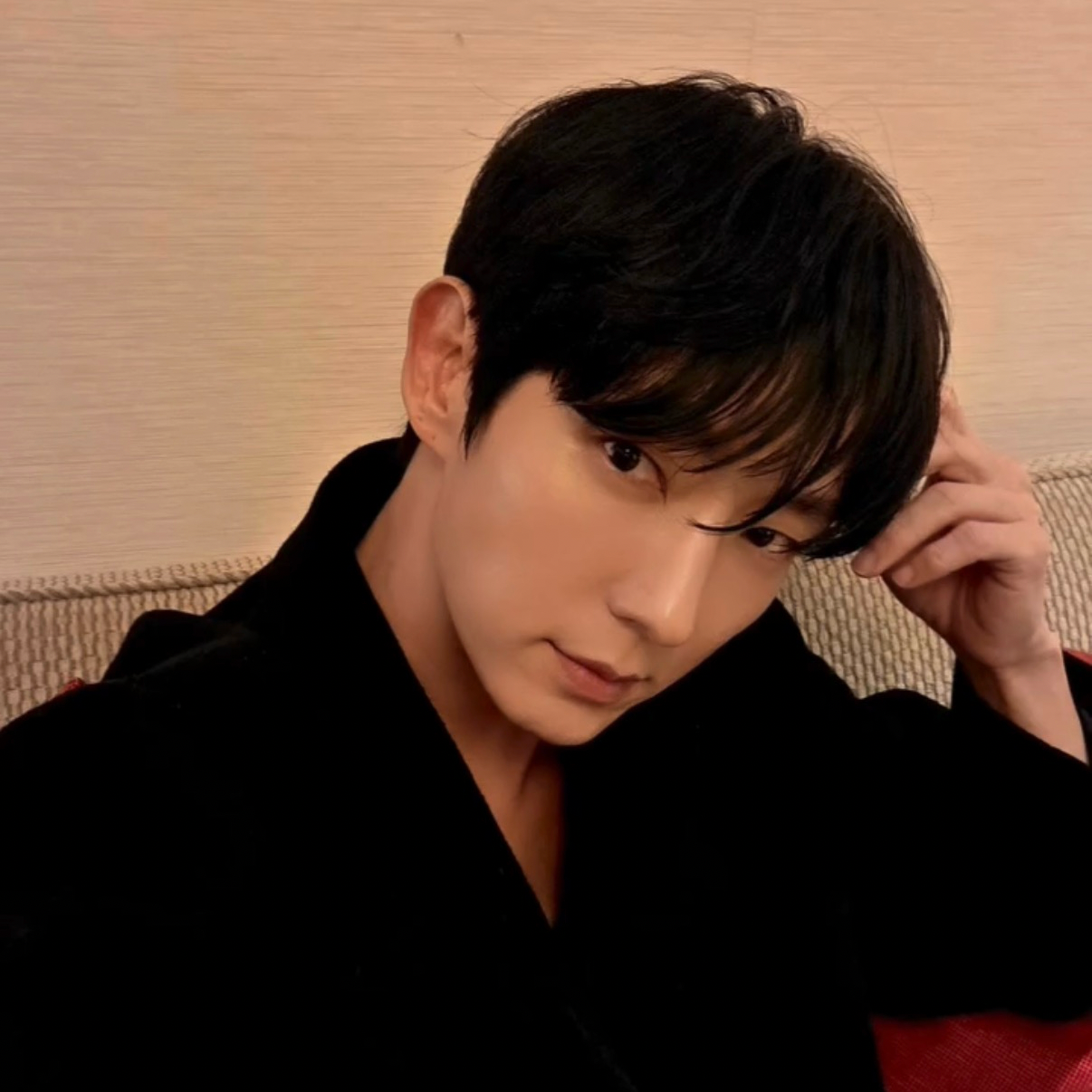 A moment captured by a fan of Lee Joongi