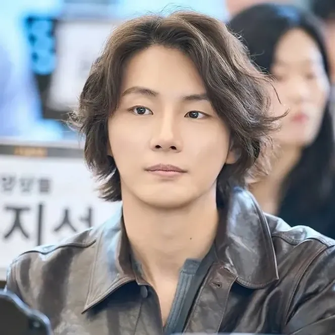 Recent activity shot of Yoon Shiyoon