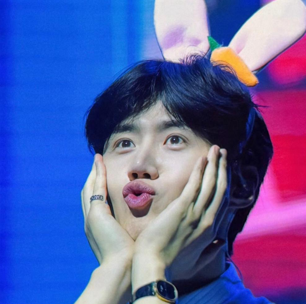 Behind-the-scenes cut of Kim Seonho