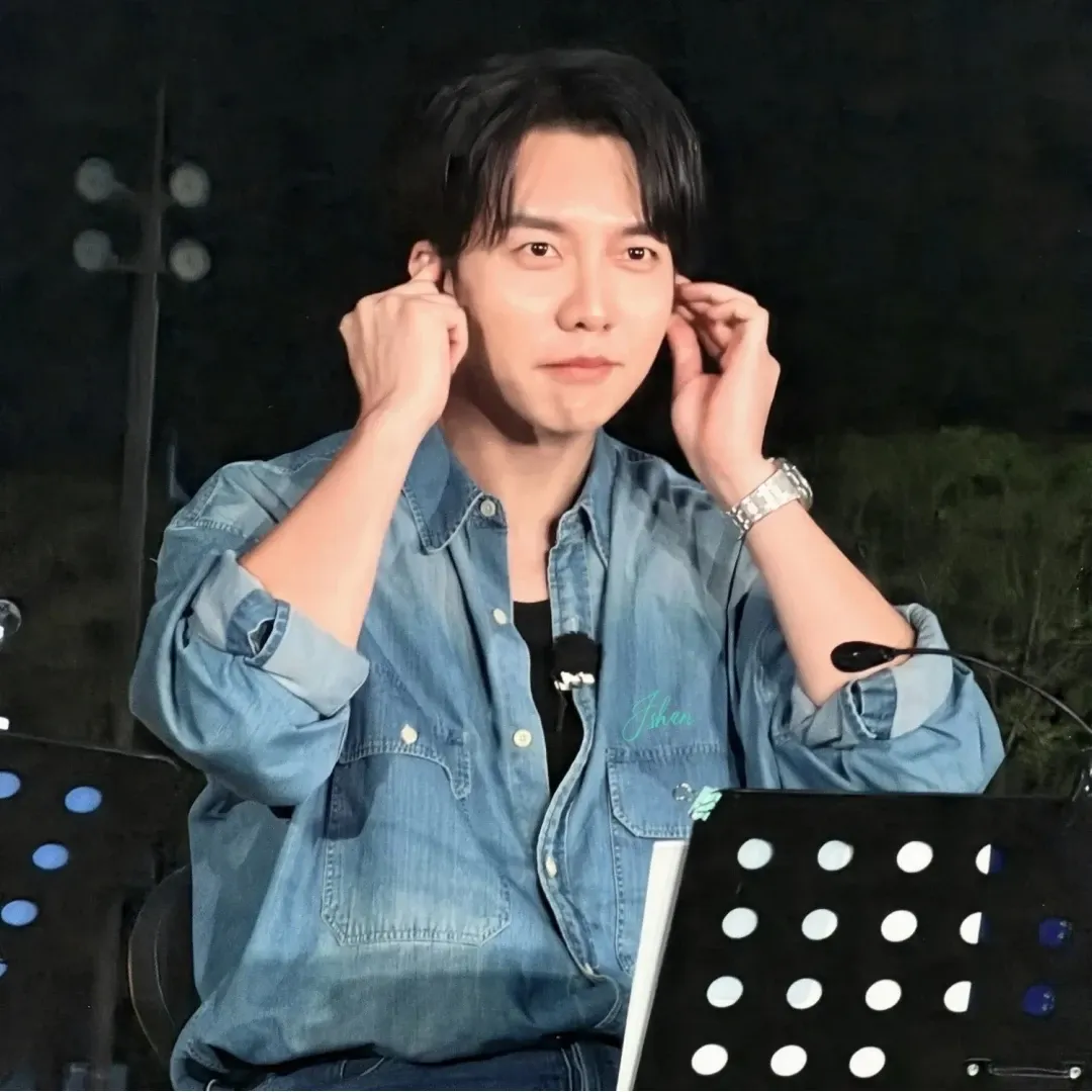 Behind-the-scenes cut of Lee Seunggi