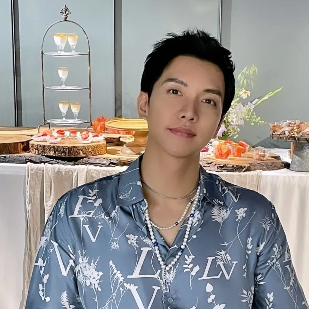 Foto terbaru dari Lee Seunggi