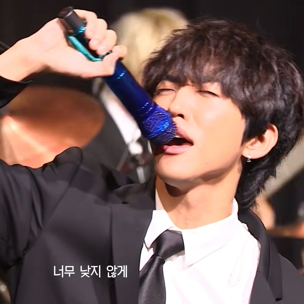 イ・スンユンの最近の活動ショット