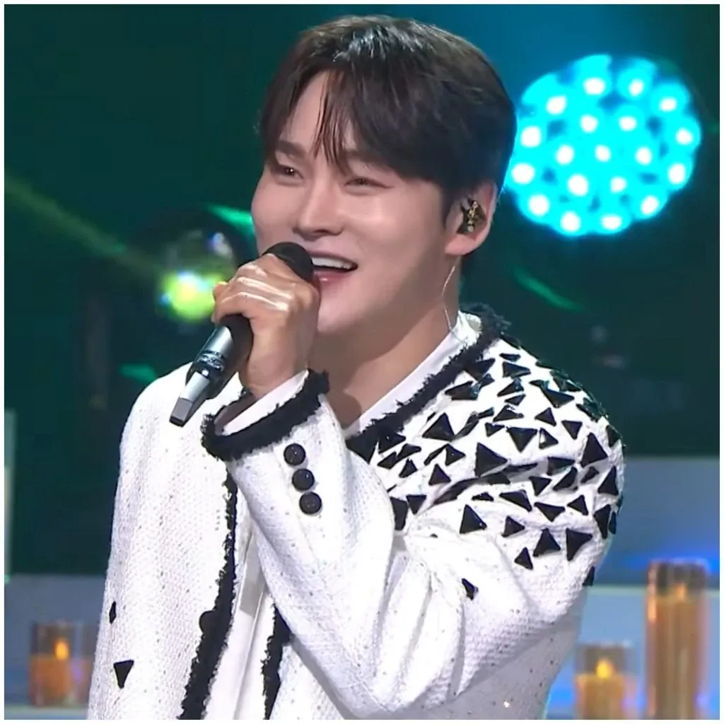 朴瑞镇的最新照片