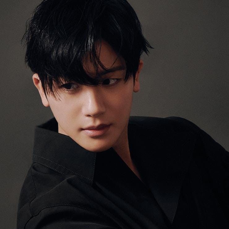 A moment captured by a fan of Park Hyungsik