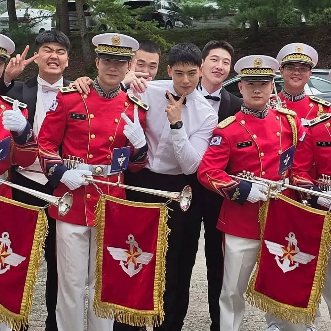 Recent activity shot of Cha Eunwoo