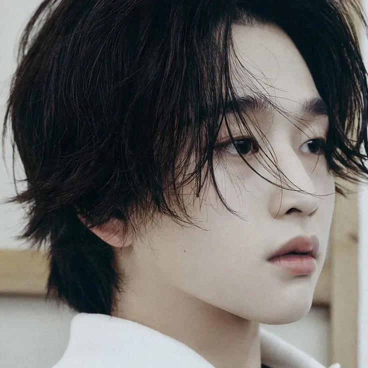Recent activity shot of Kim Yoonwoo