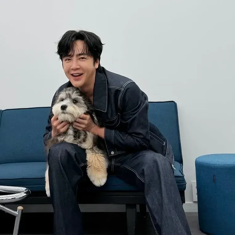 Behind-the-scenes cut of Jang Geunsuk