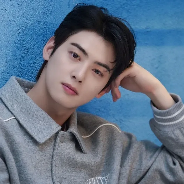 Latest photo of Cha Eunwoo