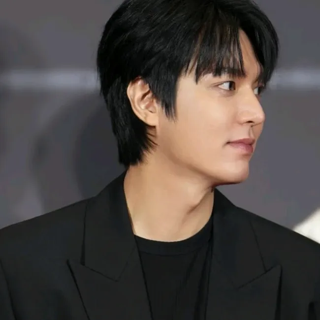 Recent activity shot of Lee Minho
