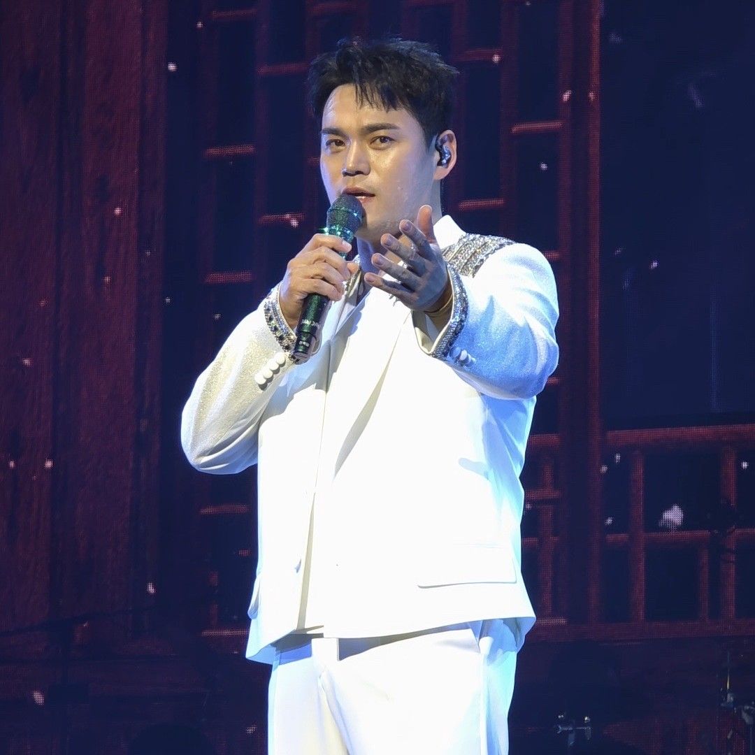 지금 주목받는 셀럽 게시글