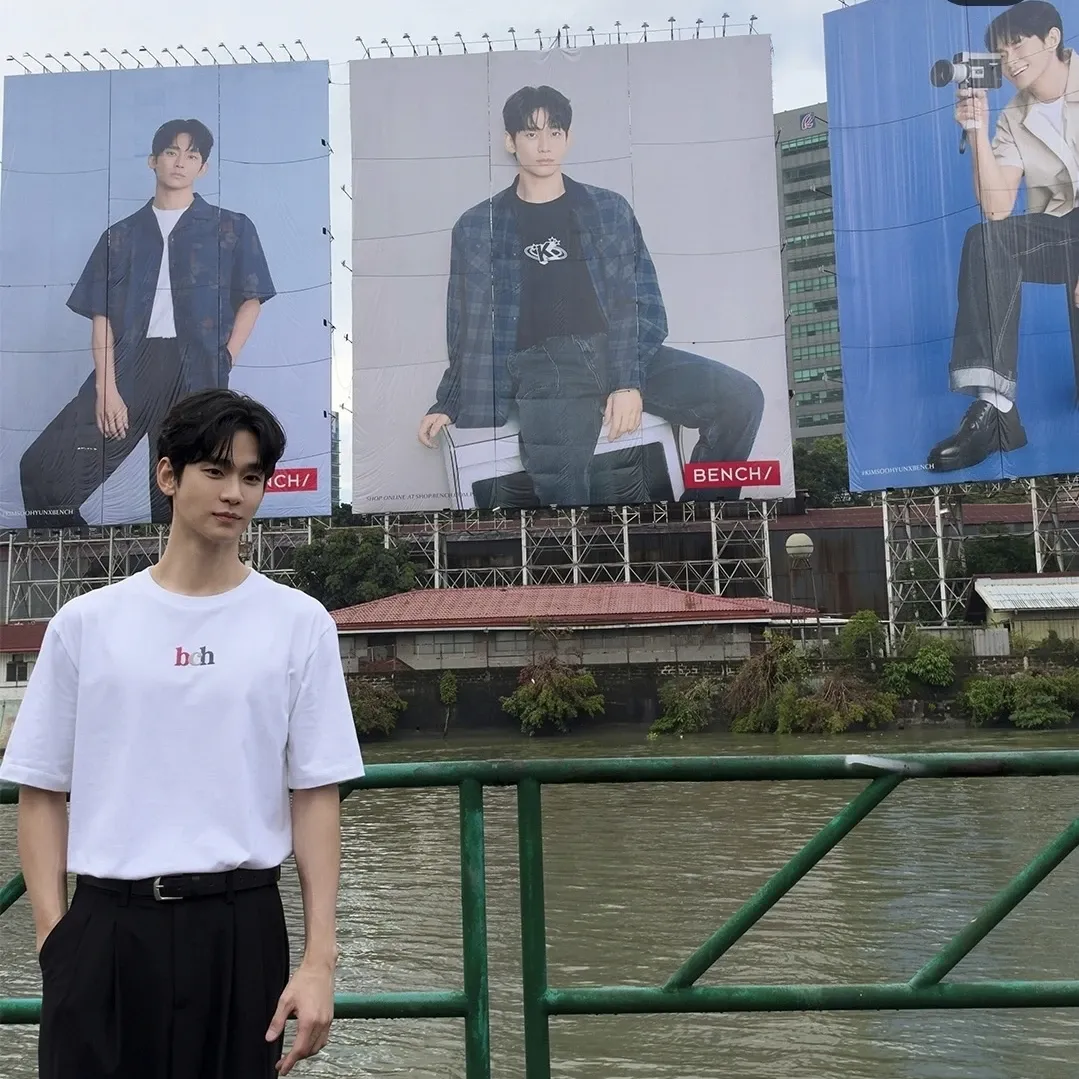 A moment captured by a fan of Kim Soohyun