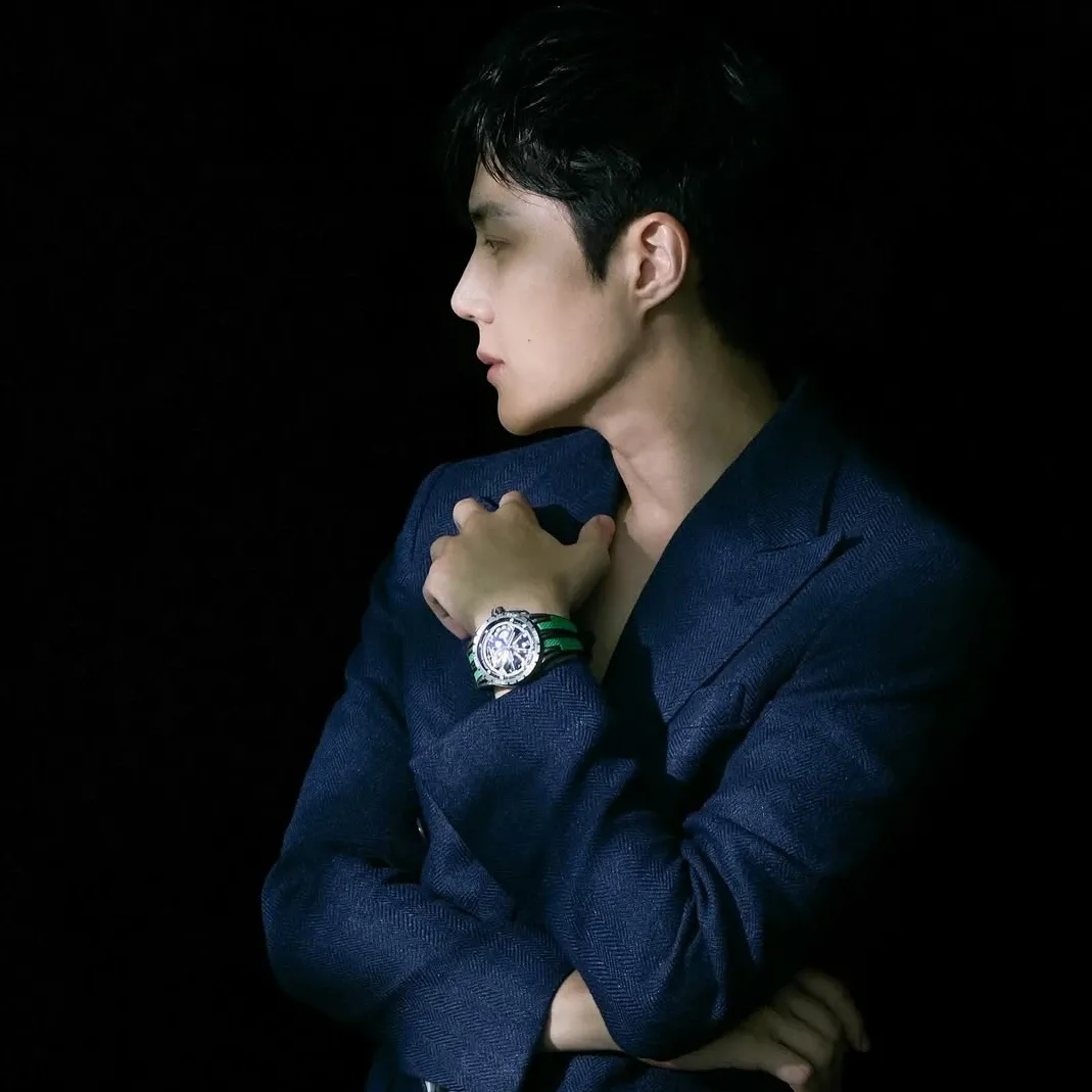 Foto kegiatan terbaru dari Kim Seonho