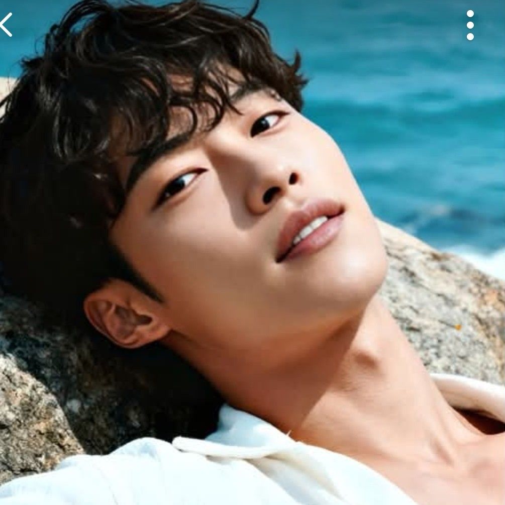 A moment captured by a fan of Woo Dohwan