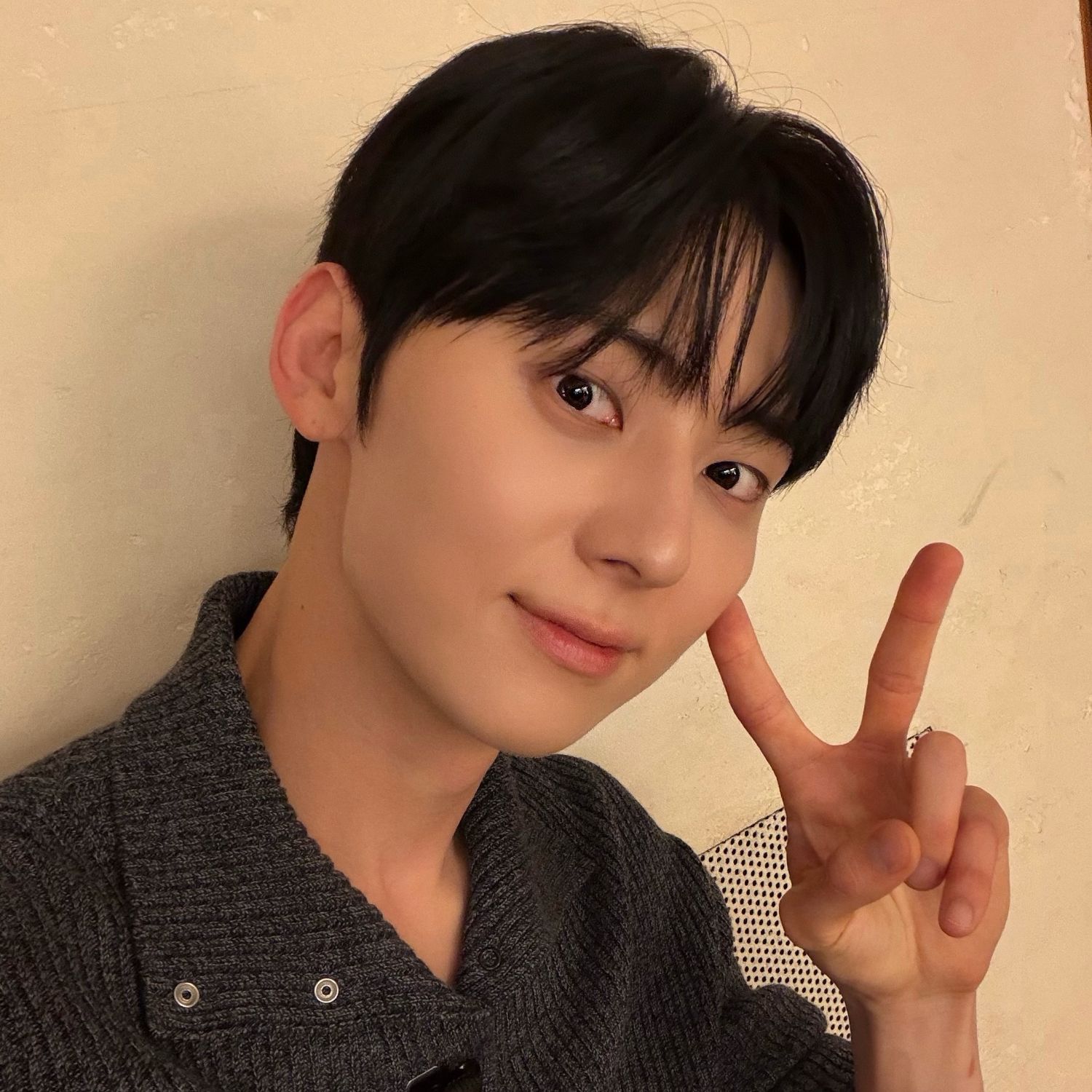A moment captured by a fan of Hwang Minhyun