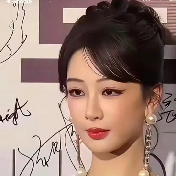 Behind-the-scenes cut of Yang Zi