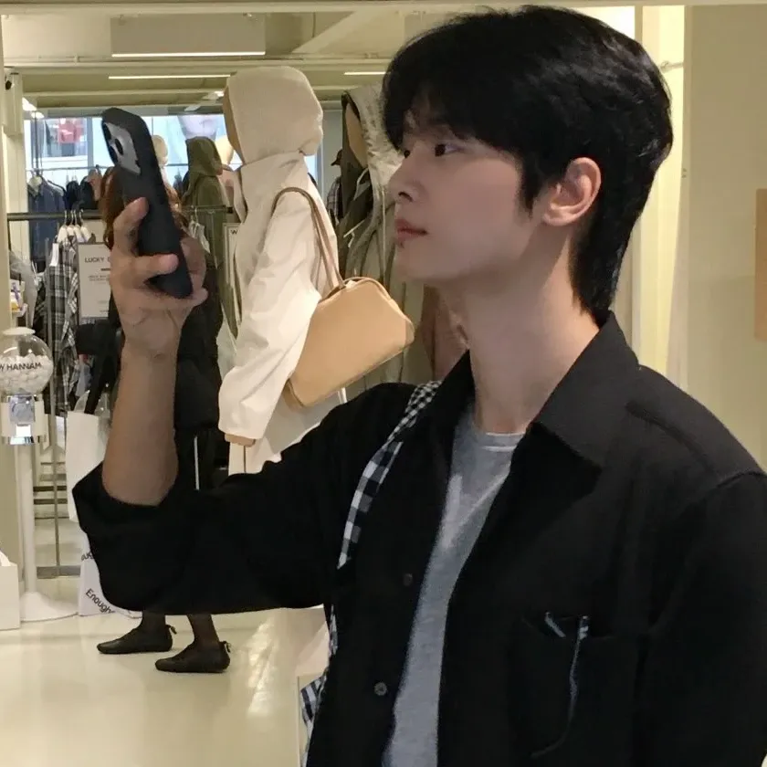 A moment captured by a fan of Cha Hakyeon (N)