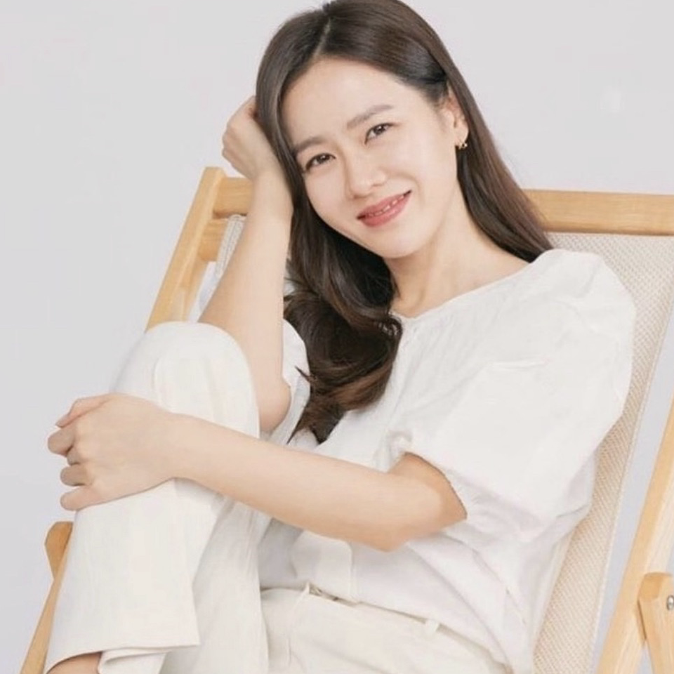 손예진 최근 활동샷