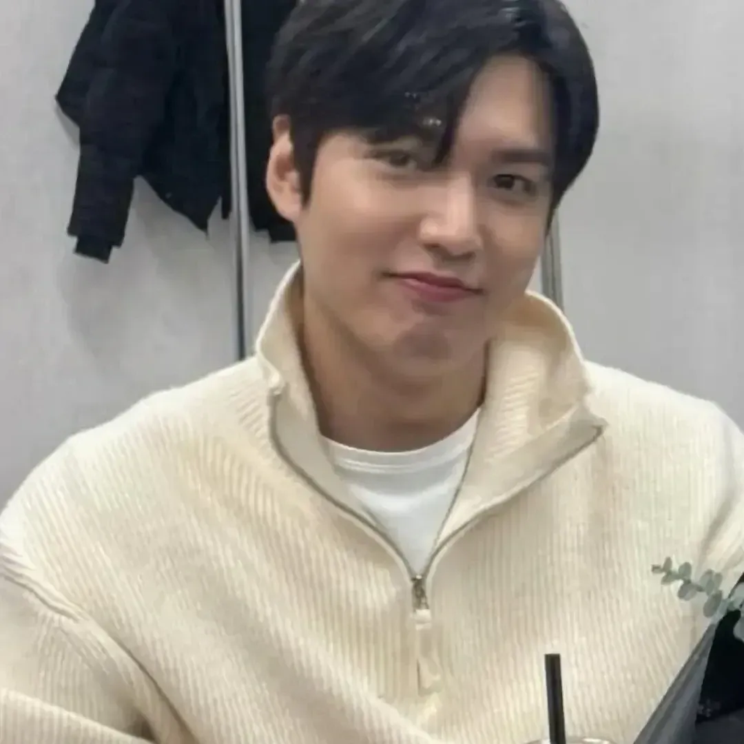 Recent activity shot of Lee Minho