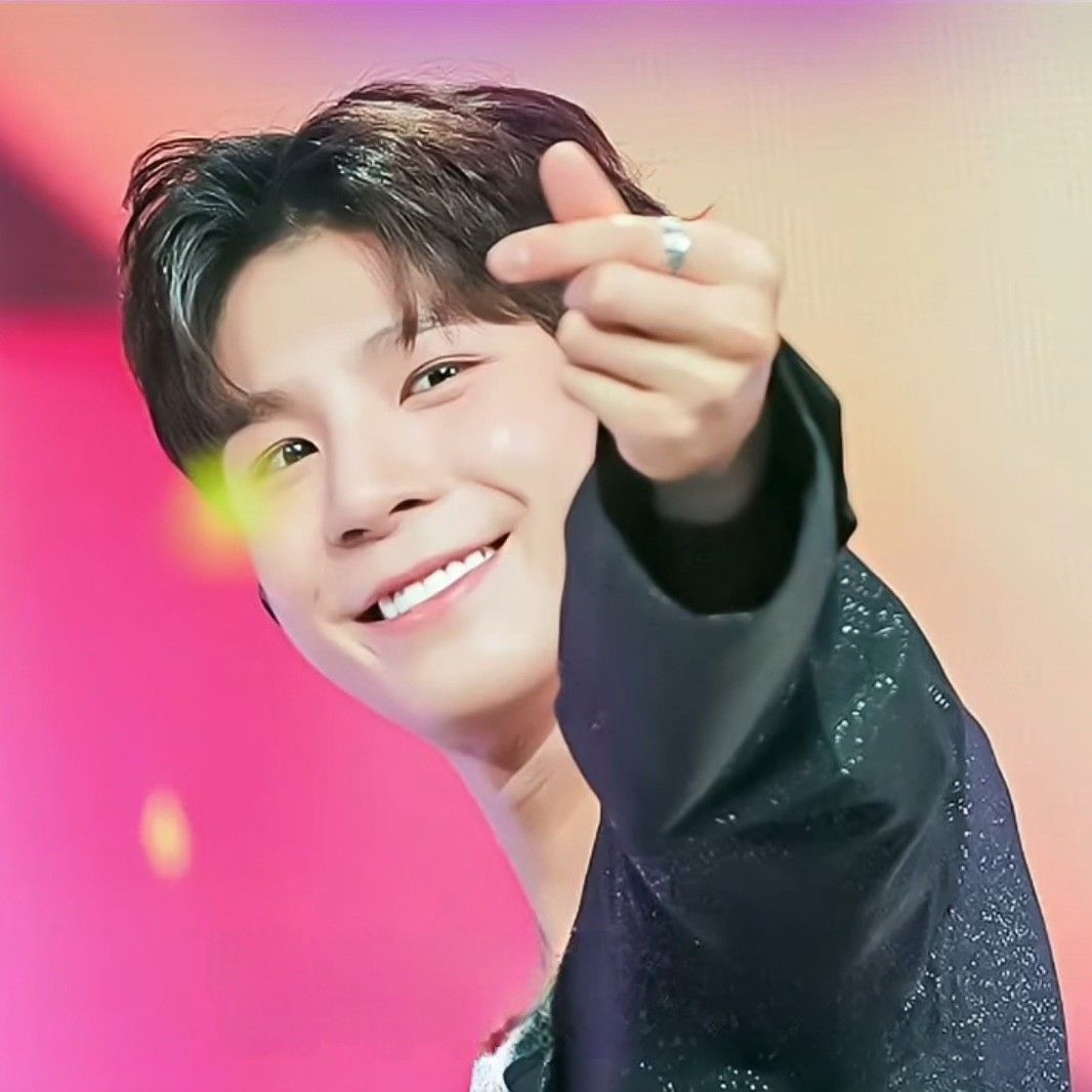 A moment captured by a fan of Jeong Dongwon