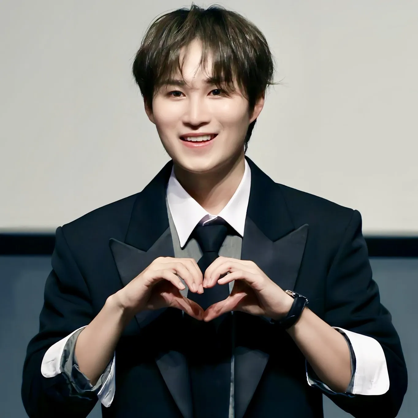 김희재의 비하인드 컷
