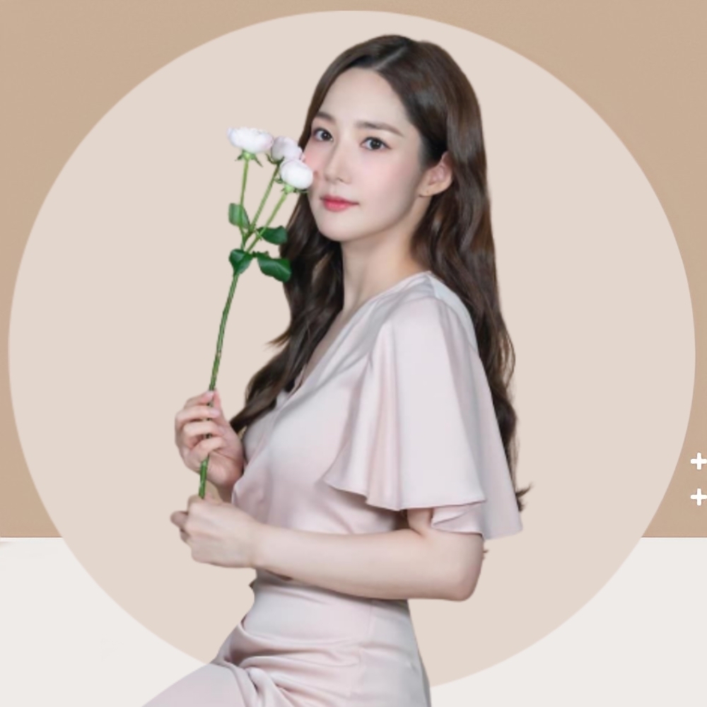 Recent activity shot of Park Minyoung