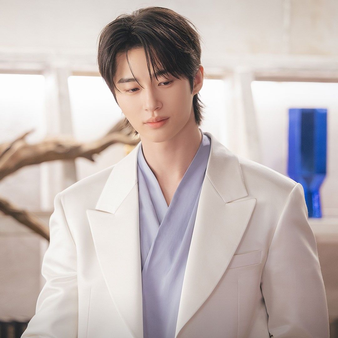 Recent activity shot of Byeon Wooseok