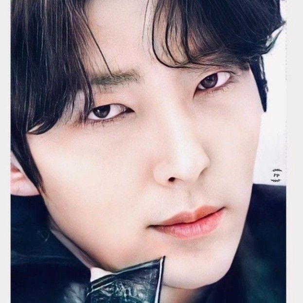 A moment captured by a fan of Lee Joongi