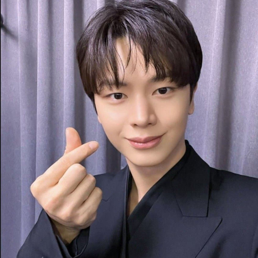 Recent activity shot of Yook Sungjae