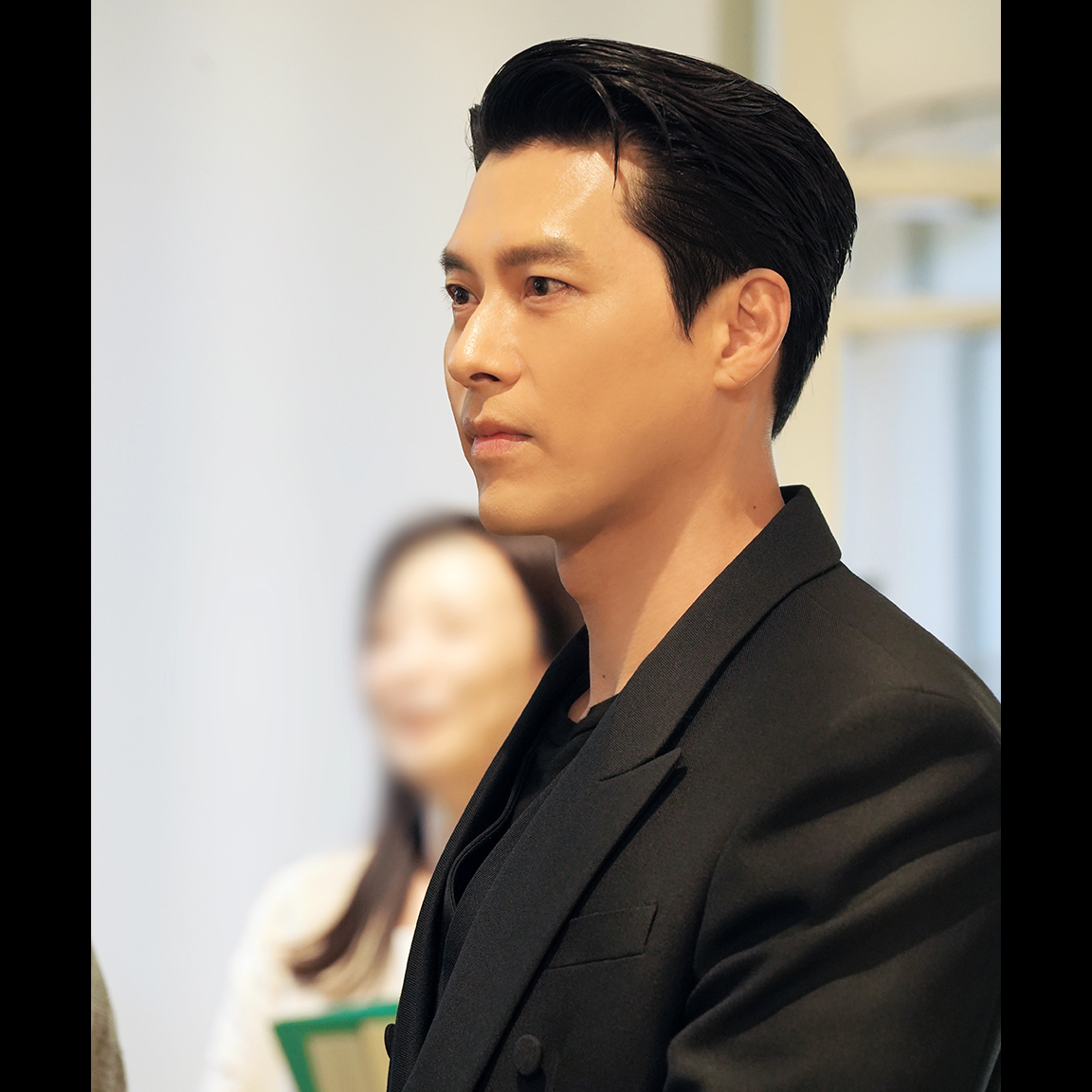 Momen yang diabadikan oleh penggemar Hyun Bin