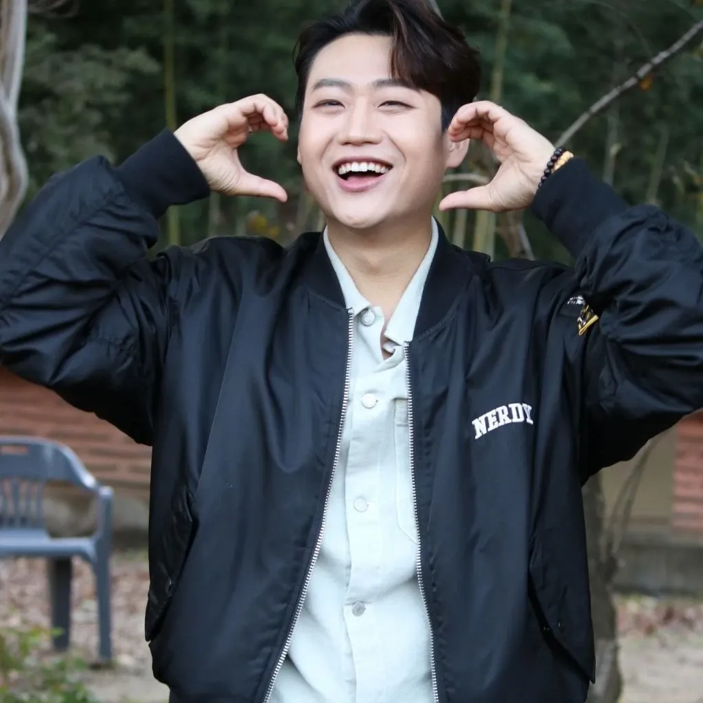 Behind-the-scenes cut of Min Soohyun