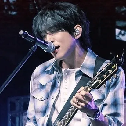 Recent activity shot of Lee Seungyoon