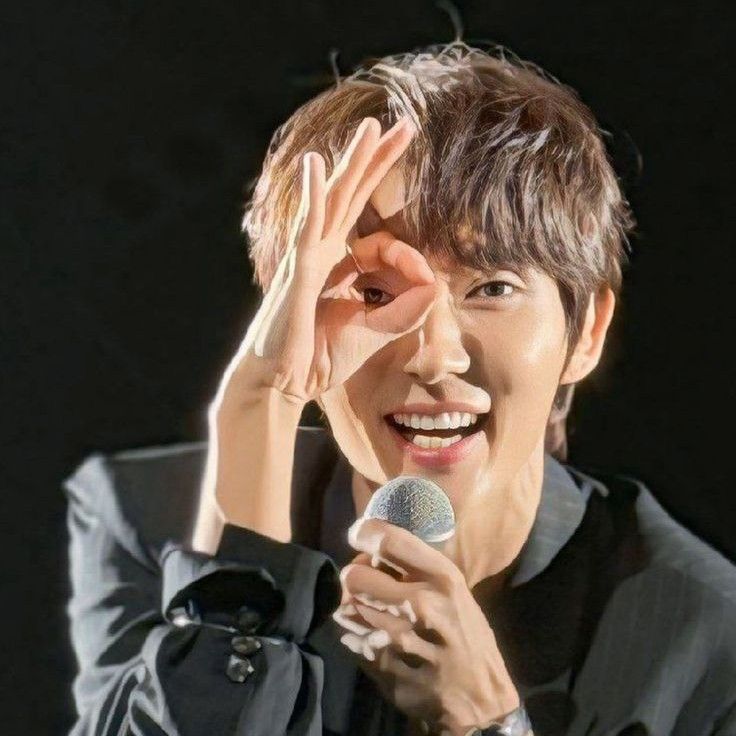 Recent activity shot of Lee Joongi