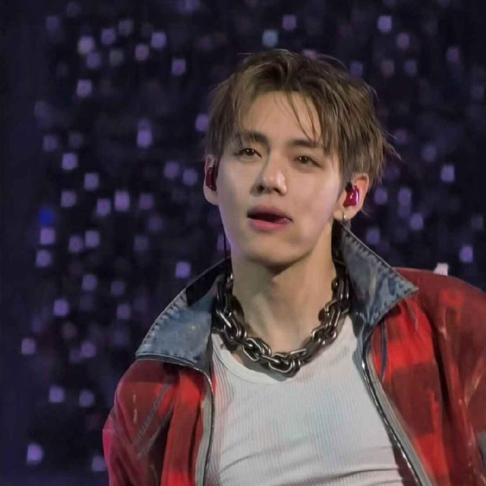Recent activity shot of Kim Taehyung (V)