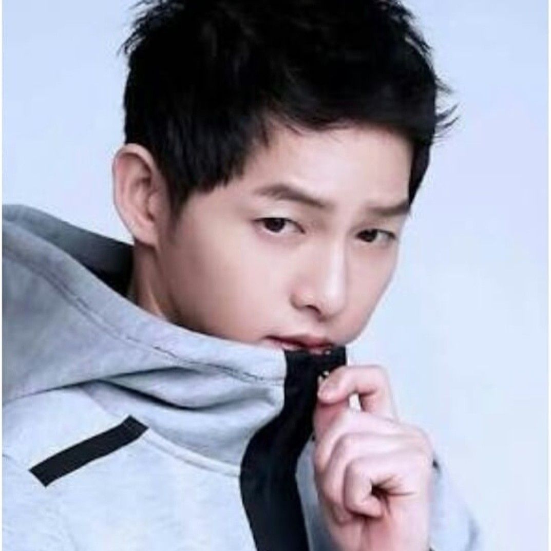 粉絲拍下的宋仲基瞬間