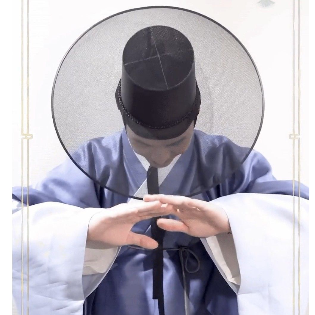 Recent activity shot of Yook Sungjae