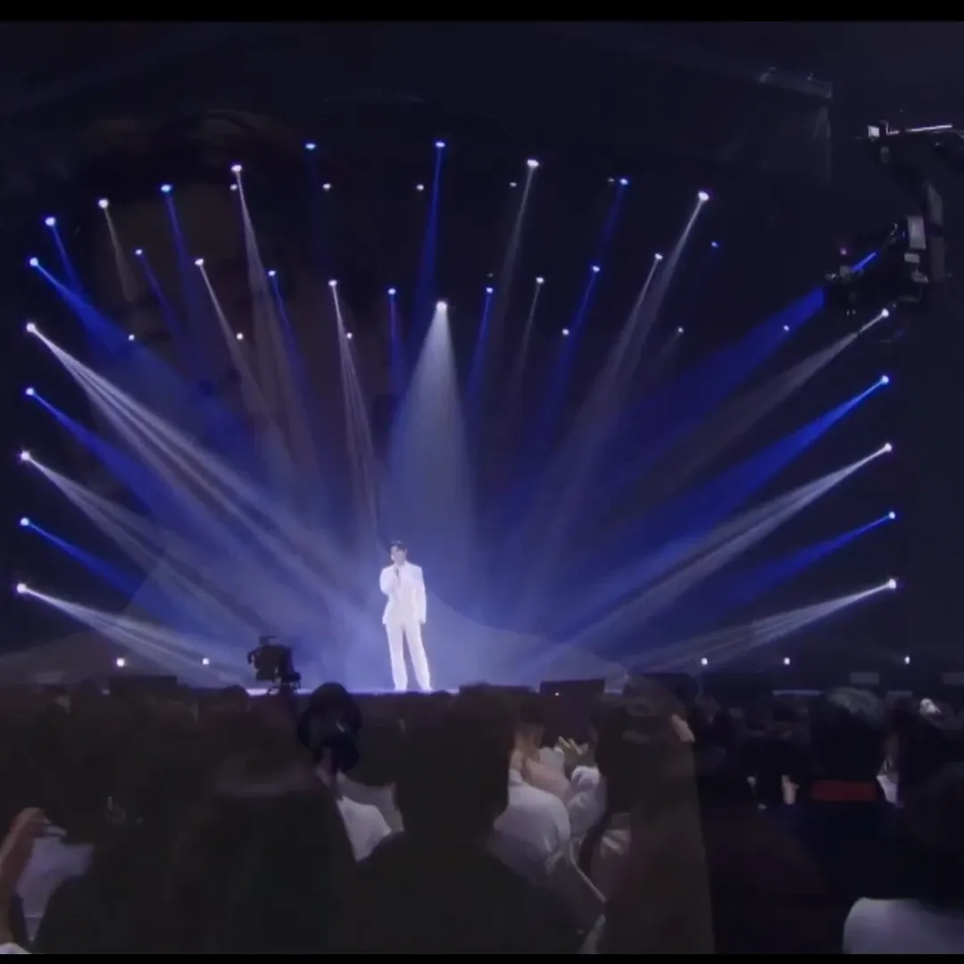 A moment captured by a fan of Seong Ri
